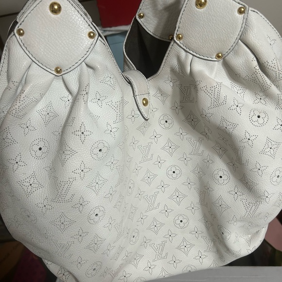 Louis Vuitton Monogram Mahina - Picture 7 of 10